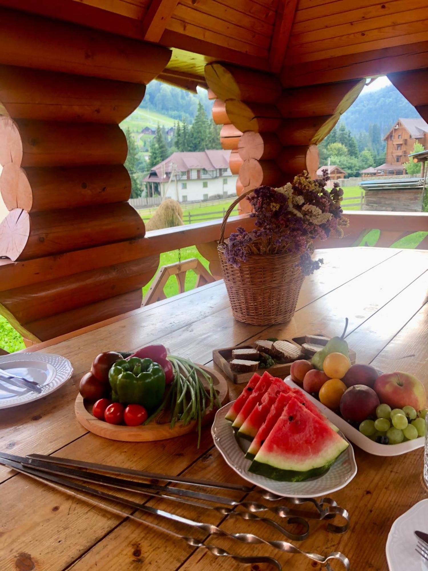 Sadyba U Halyny Sunrise Bukovel Exterior photo